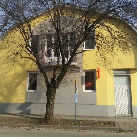 Apartamento Hradna 9A Nové Zámky Exterior foto