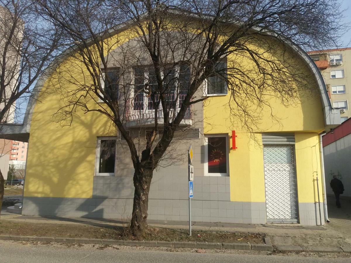 Apartamento Hradna 9A Nové Zámky Exterior foto